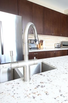 KitchenQuartzCountertop-GettyImages-628192310-77016fd516184ebbb692cce6729bd385 KitchenQuartzCountertop-GettyImages-628192310-77016fd516184ebbb692cce6729bd385